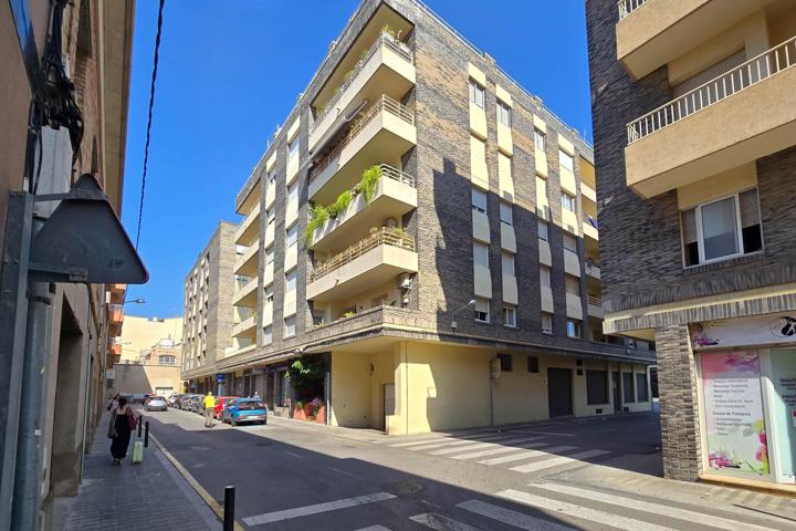 Parking En venta en Centre, Figueres photo 0