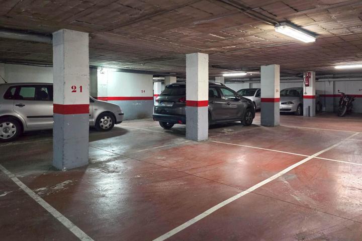 Parking En venta en Centre, Figueres photo 0
