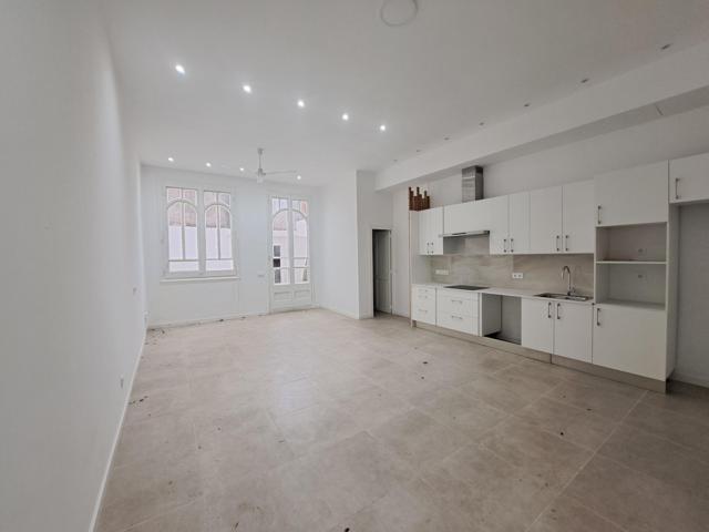 Casa En venta en Centre, Figueres photo 0