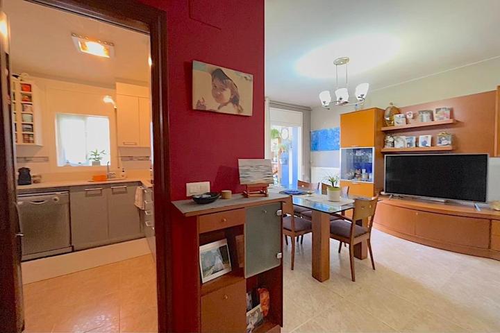Piso en venta en Carrer Albert Coto, Figueres photo 0