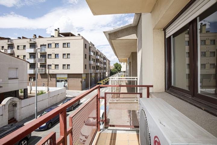Piso de tres dormitorios muy centrico en Figueres. photo 0