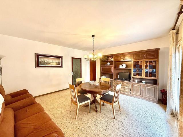 Piso En venta en Centre, Figueres photo 0