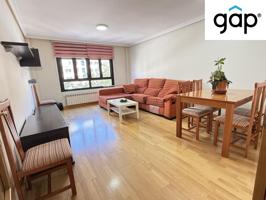 SE VENDE PISO EN PERFECTO ESTADO CON PISCINA, PLAZA DE GARAJE Y TRASTERO photo 0