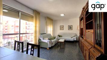 HABITACIONES EN ALQUILER PARA ESTUDIANTES O PROFESIONALES photo 0