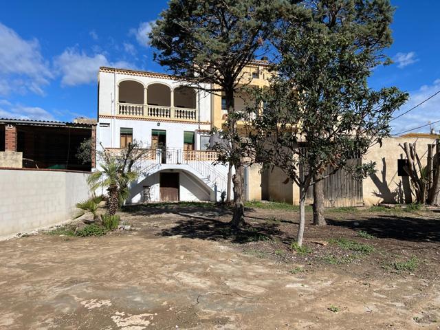 Casa de pueblo adosada para reformar en Torroella de Fluvià. photo 0