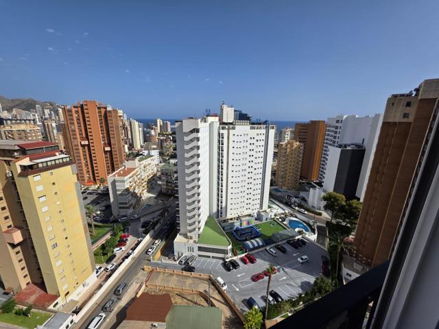 Piso céntrico con 2 dormitorios, piscina y parking photo 0