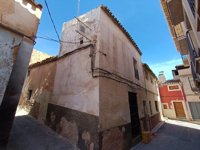 OPORTUNIDAD, SE VENDE CASA EN EL CENTRO DE JUMILLA photo 0