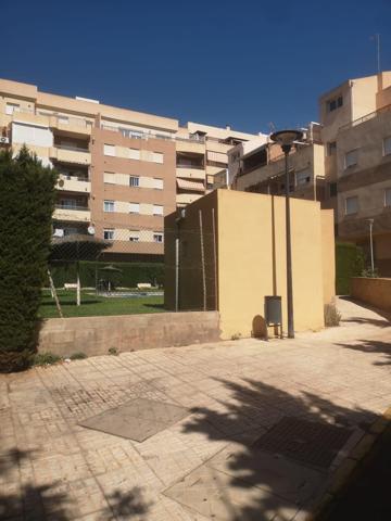 Se vende piso de planta baja en residencial en Adra. photo 0