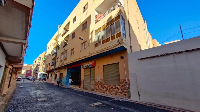 SE VENDE PISO EN CALLE ALMERIA, EL EjIDO. photo 0