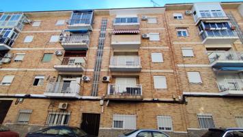 OPORTUNIDAD, SE VENDE PISO EN BARRIO PERAL photo 0