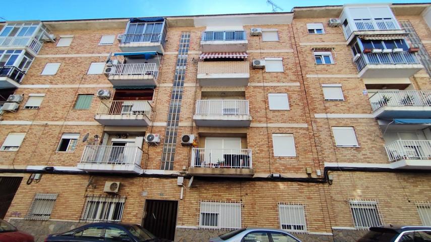 OPORTUNIDAD, SE VENDE PISO EN BARRIO PERAL photo 0