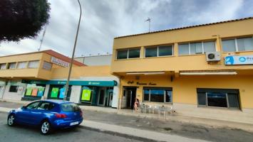 Se vende local comercial en edificio de oficinas en Polígono Industrial La Redonda photo 0