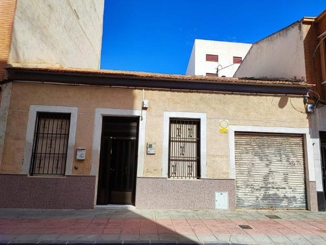 Se vende terreno para edificar con casa independiente photo 0