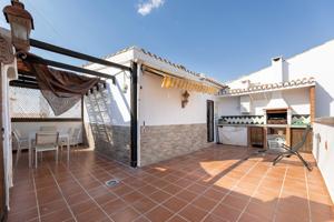 ¡Exclusivo Ático Dúplex en Las Gabias con Terraza y Vistas! photo 0