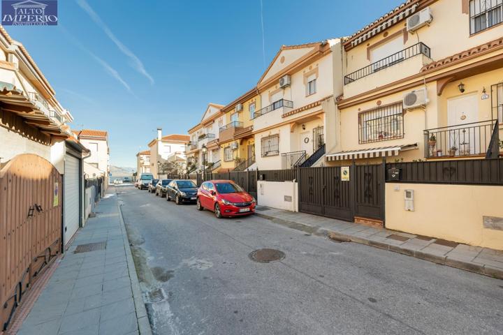 Venta de casa adosada con piscina en Belicena (Granada) photo 0