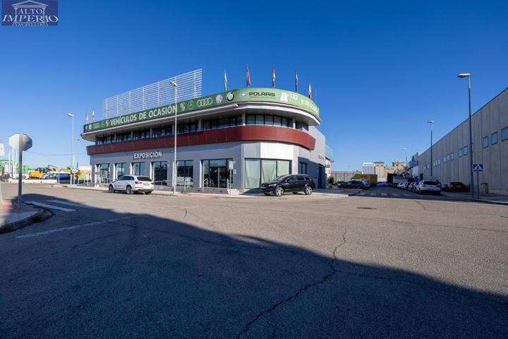 SE VENDE EDIFICIO COMERCIAL TOTALMENTE INSTALADO A PIE DE CARRETERA EN POLIGONO ZARATE 'PELIGROS' photo 0