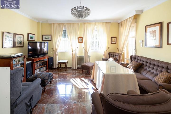 Espectacular casa ubicada en el exclusivo barrio de Albayda, diseñada con una distribución funcional photo 0