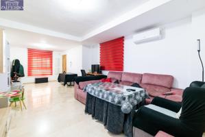 ¡Oportunidad única! Piso en venta con patio y garaje photo 0