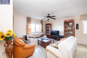 🚀 ¡Vive en una casa independiente con piscina y todas las comodidades en Las Gabias! 🔑✨ photo 0