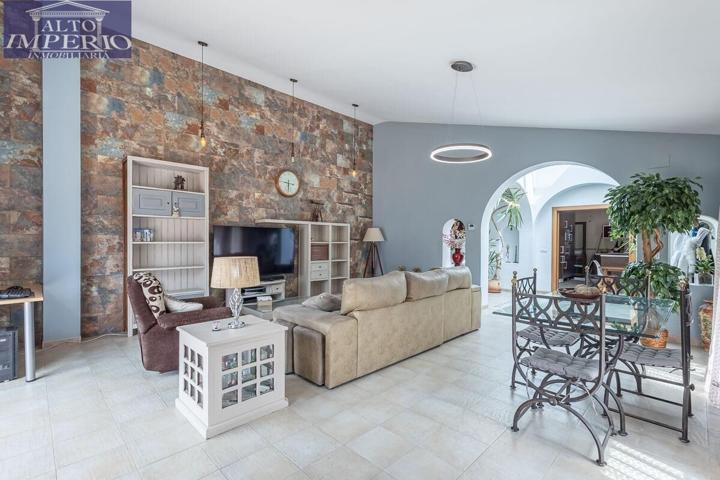 EXCLUSIVIDAD, ESPACIO Y LUJO EN CORTIJO DE SAN JAVIER – ¡UN CHALET ÚNICO! photo 0