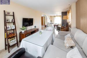 SALE A LA VENTA UNA FANTASTICA VIVIENDA UNIFAMILIAR PAREADA photo 0