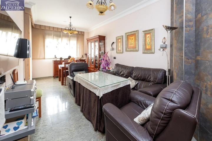 EXCLUSIVA CASA EN LA MEJOR AVENIDA DE MARACENA photo 0