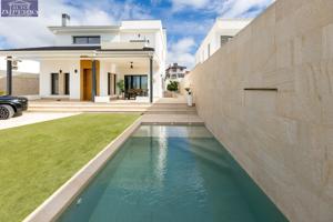 Increíble casa de lujo en Urbanización Monteluz photo 0