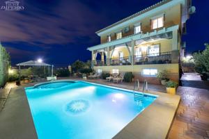 Bonito Chalet en Santa Marta, Gójar. photo 0