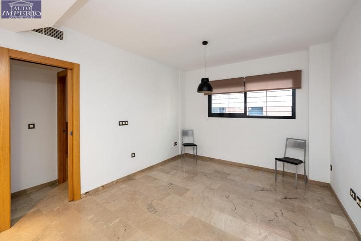 Piso de dos dormitorios, garaje y trastero. photo 0
