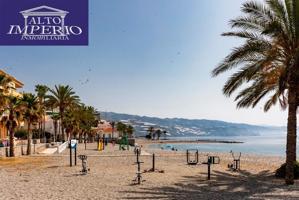 Obra nueva junto al mar. Piso de 2 dormitorios con piscina en azotea en Castell de Ferro photo 0