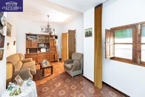 Venta de casa a reformar en el Padul (Granada) photo 0