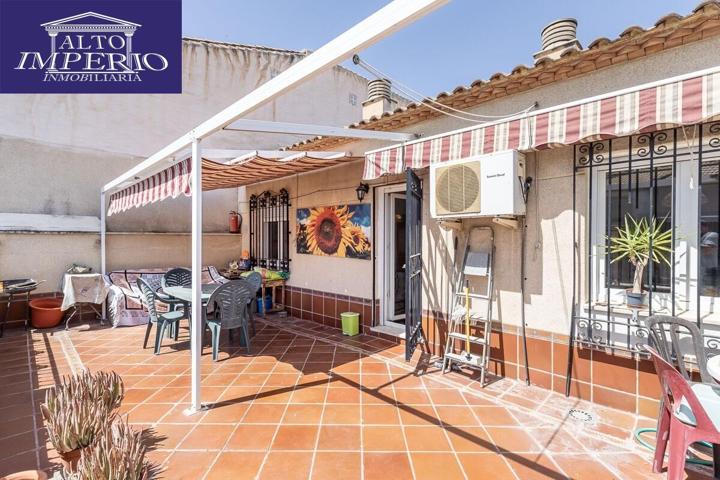 ATICO CON GRAN TERRAZA EN PLENO CENTRO DE GRANADA photo 0