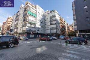 Oportunidad única en el corazón de Granada – Calle Pintor López Mezquita photo 0