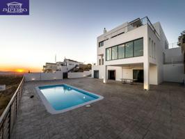 Chalet MINIMALISTA de DISEÑO MODERNO en venta en La Zubia. photo 0