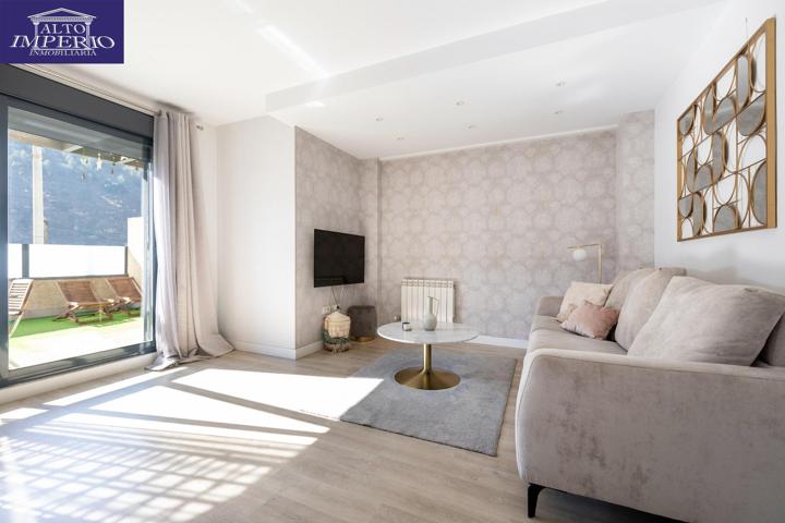 ¡¡¡PRECIOSO CASA CON TODO EL CONFORT Y LUJO QUE MERECES EN GRANADA!!! VEN A VISITARLO photo 0