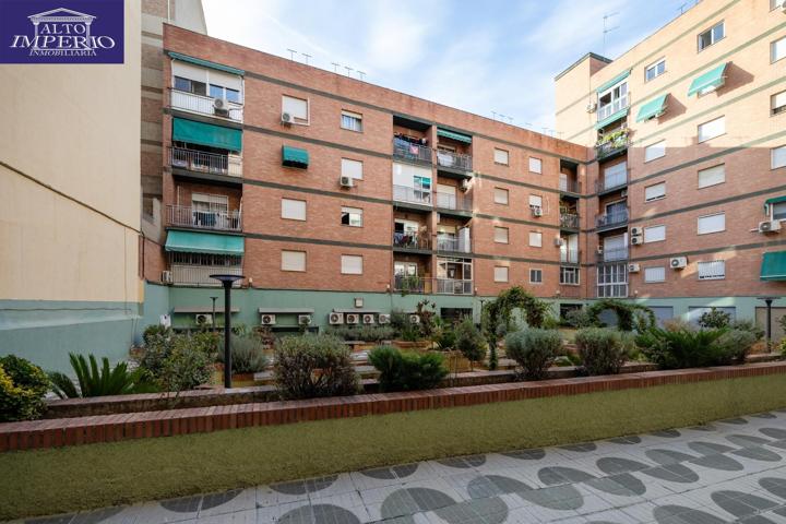 Piso En venta en Plaza De Toros, Granada photo 0