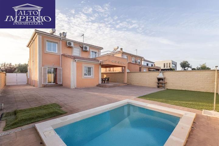 FANTÁSTICA CASA EN URBANIZACIÓN LOS CORTIJOS photo 0