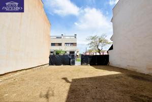 PARCELA CERCA DEL CENTRO COMERCIAL NEVADA photo 0