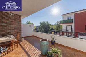 Tu nuevo hogar en Las Gabias junto al metro — prácticamente a estrenar photo 0