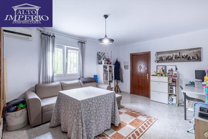 ¡GRAN OPORTUNIDAD EN UNA DE LAS ZONAS MÁS TOP DE GRANADA! photo 0