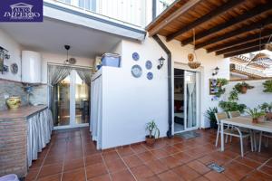 MARAVILLOSA CASA A POCOS MINUTOS DEL CENTRO DE LA ZUBIA photo 0