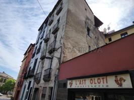 Unifamiliar adosada - Olot photo 0