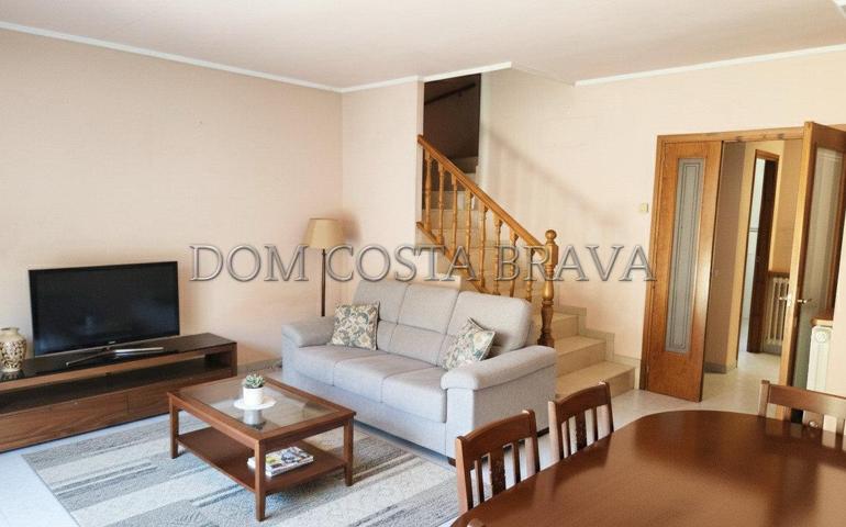 Unifamiliar adosada - Olot photo 0