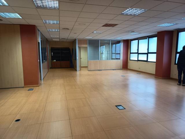 Nave comercial en alquiler en Buenavista(28044) photo 0