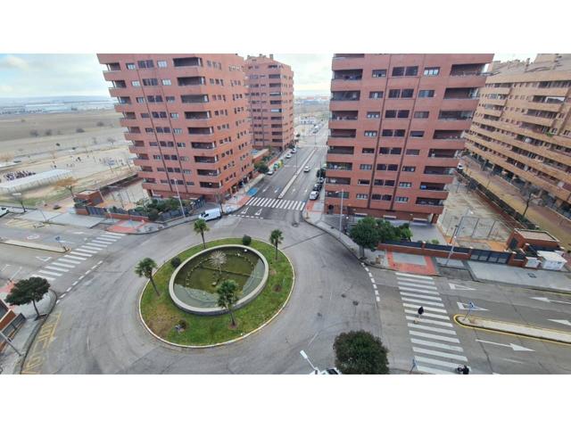 Piso en venta en Urbanización El Quiñón photo 0