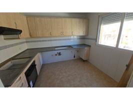 Chalet adosado en venta en Yuncler photo 0
