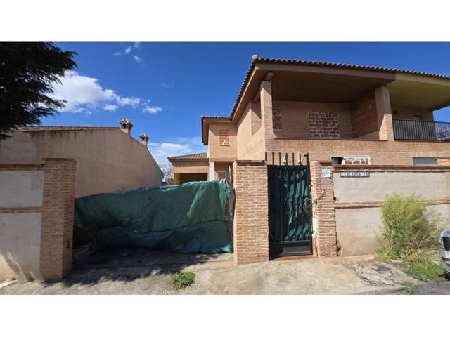 Casa en venta en Burguillos de Toledo photo 0