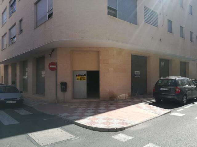 Se alquila local comercial 500 m2 photo 0