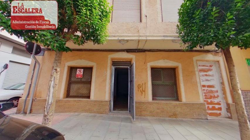 CASA 218M2 PARA REFORMAR, CENTRICO photo 0