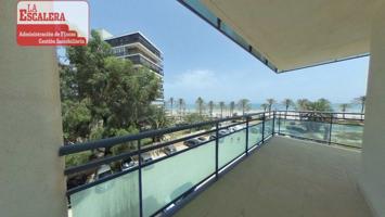 A PIE DE PLAYA, piso con ascensor, piscina y jardín photo 0